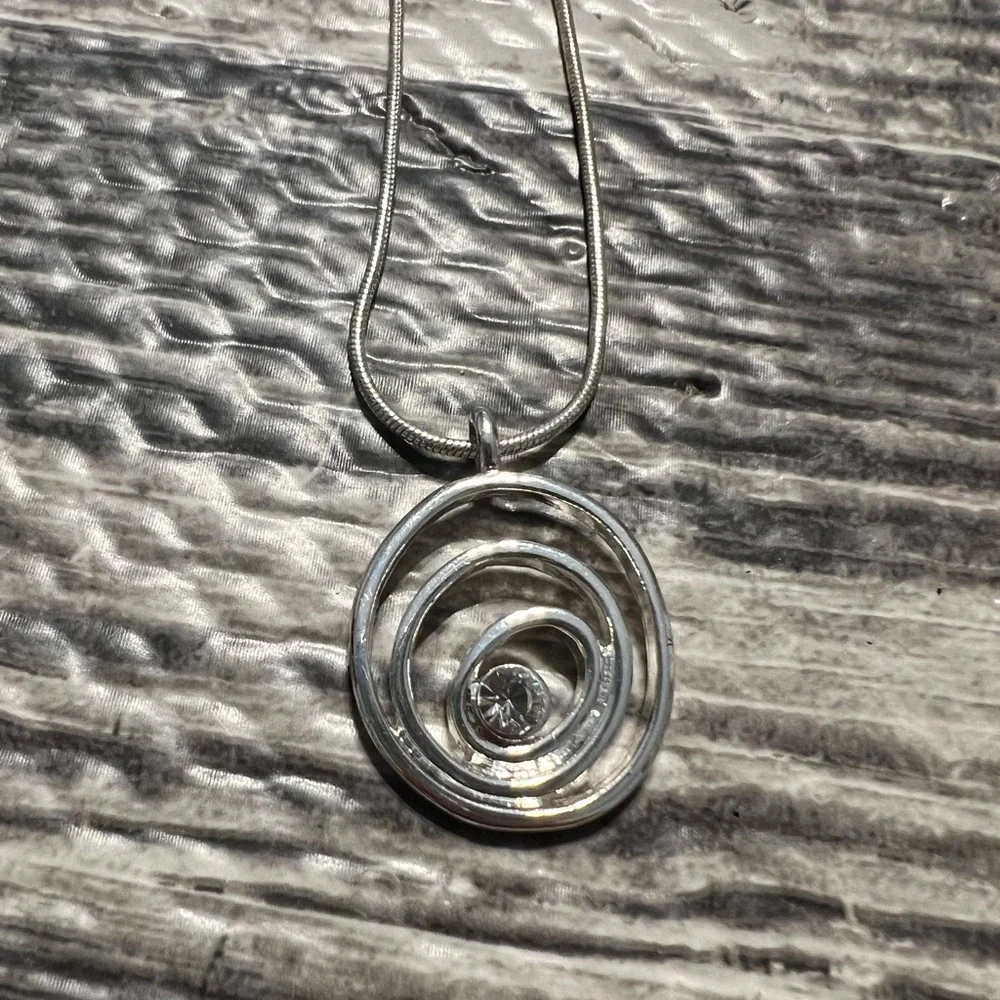 Silver Tone Necklace with‎ Pendant